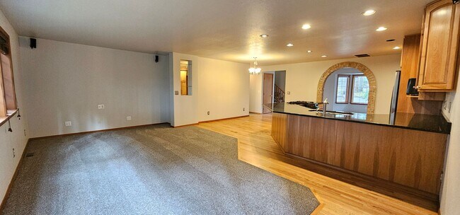 Building Photo - Spacious McCormick Woods Home