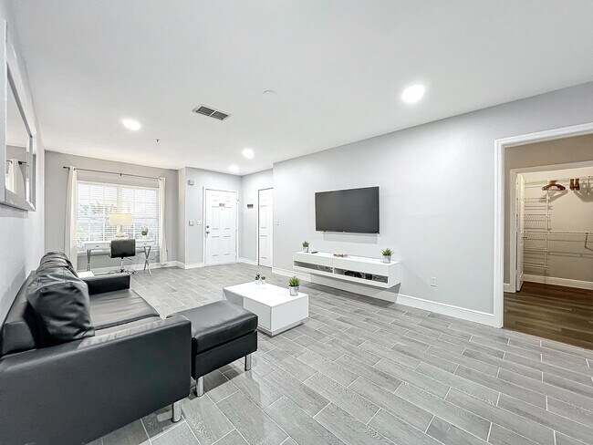 Foto del edificio - South Kirkman Road, Orlando, FL 32811 - 2 BR 2 BA condo