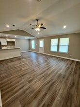 Building Photo - 10 Jennifer Cove