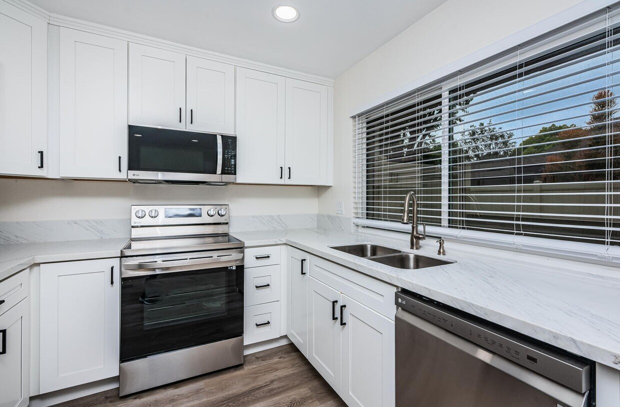 Foto principal - Beautiful Remodeled Single Family Home in ...