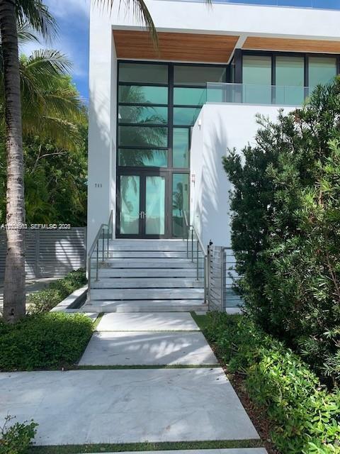 Building Photo - 785 Harbor Dr