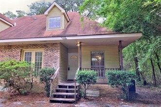 Building Photo - 134 Napoleon Ave