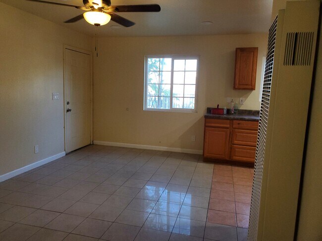 Front Entry & Open Kitchen - 120 E Maple St