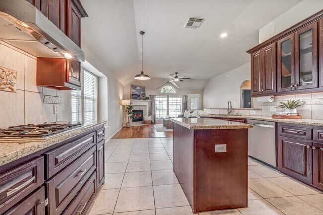 Foto del edificio - 22914 Cove Timbers Ct