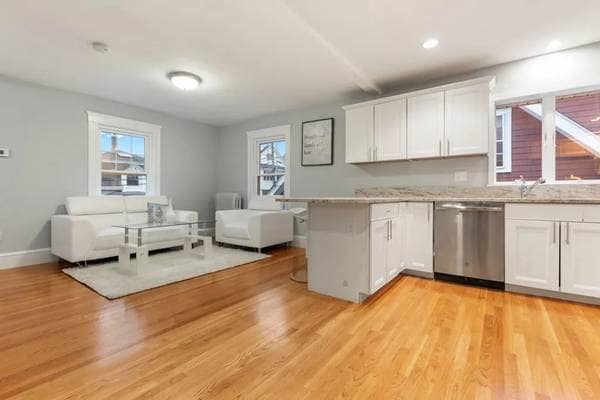 Foto del edificio - 23 Fessenden Rd