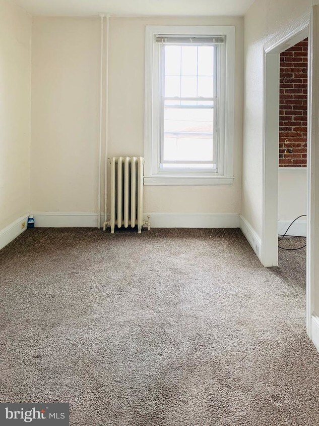 Primary Photo - 108 Morton Ave