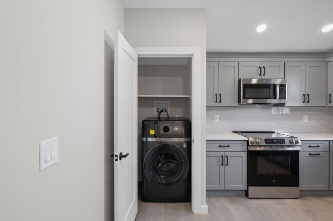 Foto del edificio - 42 Lamport Ave