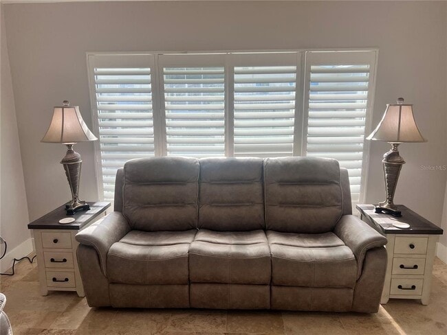 Foto del edificio - 6020 Midnight Pass Rd