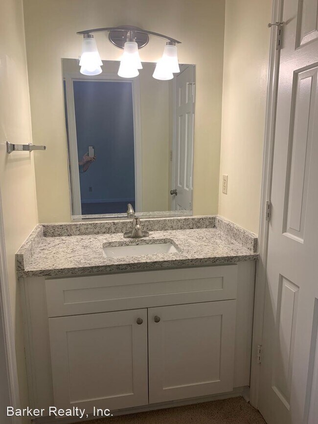 Building Photo - 3 br, 2 bath House - 5220 Kaplan Drive