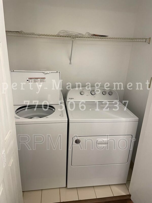 Foto del edificio - 505 Oakwood Manor Dr