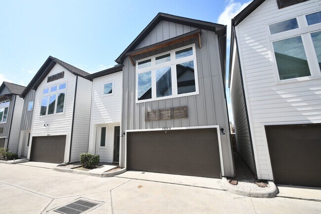 Foto del edificio - 5904 Gardendale Dr