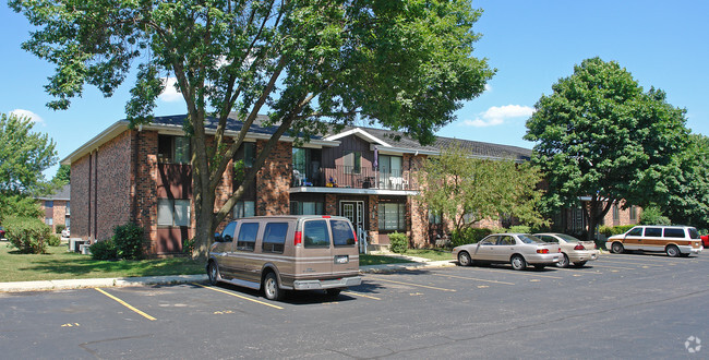 Building Photo - Windsong Court Apartments