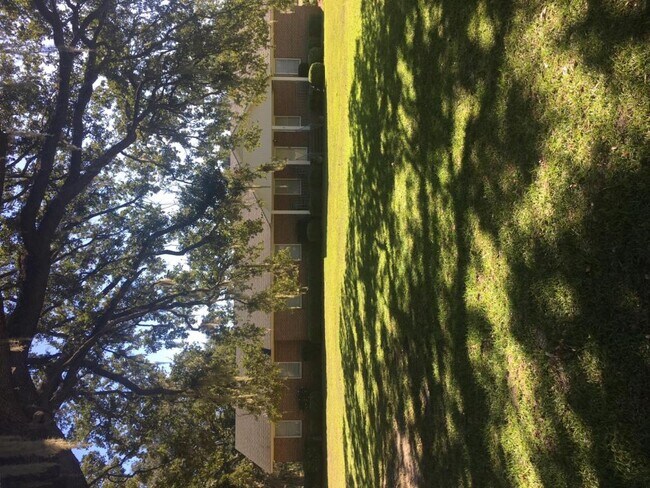 Building Photo - 20898 Hwy 46