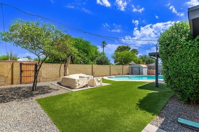 Foto del edificio - 3710 E Altadena Ave