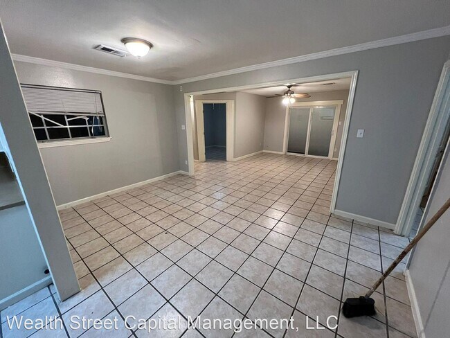 Building Photo - 2 br, 1 bath House - 3757 Hemlock Ln
