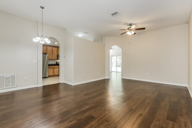Building Photo - 2419 Hamlet Cir