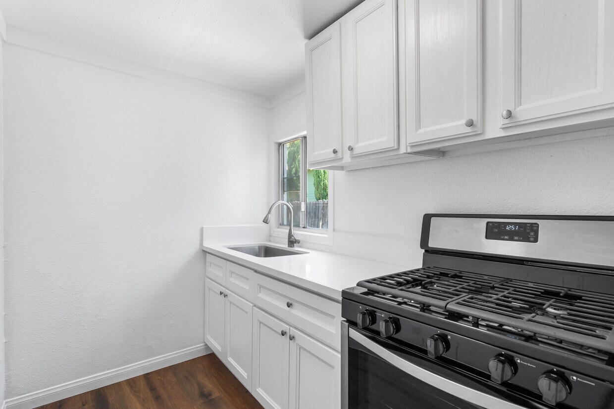 Foto principal - 4159 Larchwood Plz