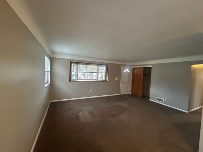 Foto del edificio - 5150 Chantilly Dr