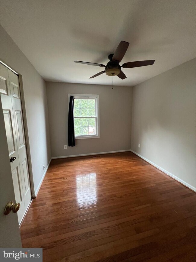 Foto del edificio - 5954 Berkshire Ct
