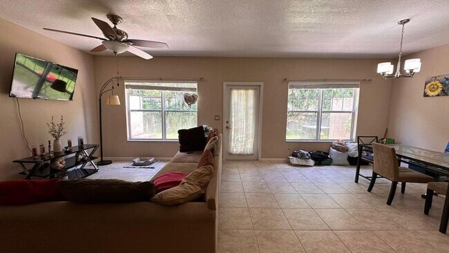 Foto del edificio - 4706 Cohune Palm Court, Greenacres, FL 33463