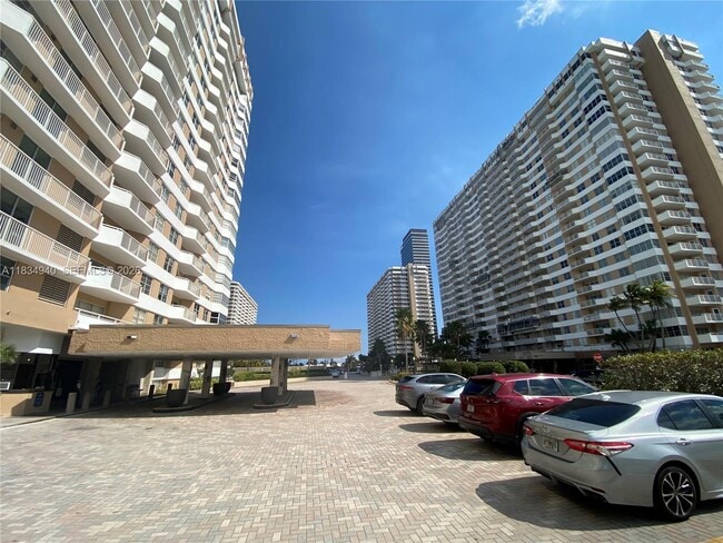 Building Photo - 1965 S Ocean Dr