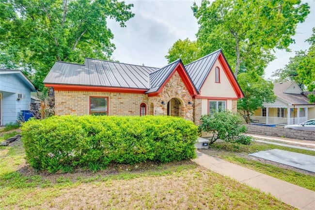 Building Photo - 1623 Palma Plaza