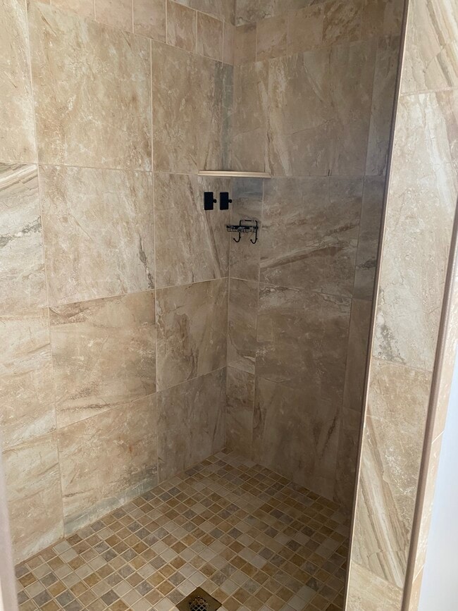 Shower - 20 N Peach Aly
