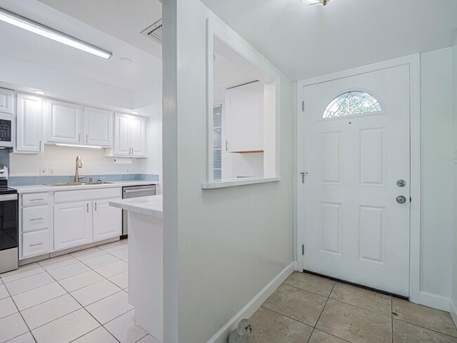 Building Photo - 600 Royal Palm Blvd