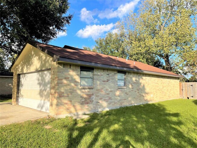 Building Photo - 8306 Big Creek Dr