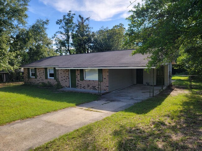 Building Photo - 225 Pecan Dr