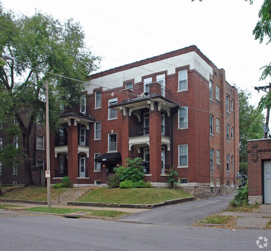 3176 Gustine Ave, Saint Louis, MO 63116 Apartments in Saint Louis, MO