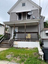 Building Photo - 928 Clearview St