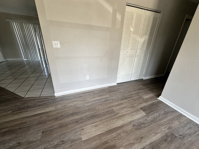 Building Photo - 469 Emerald Rd