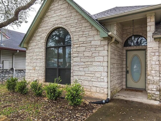 Building Photo - 1810 Ramona Cir