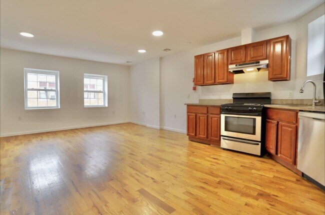 Building Photo - 236 Van Horne St