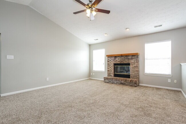 Foto del edificio - 7737 Blue Willow Dr