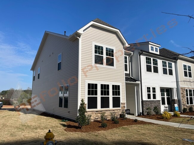 Foto del edificio - 6429 Granite Quarry Dr
