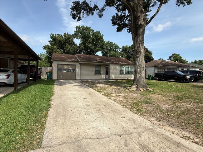 Building Photo - 1807 Firwood Dr