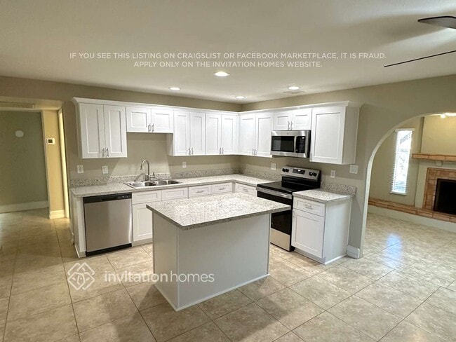 Building Photo - 15218 N 38th St