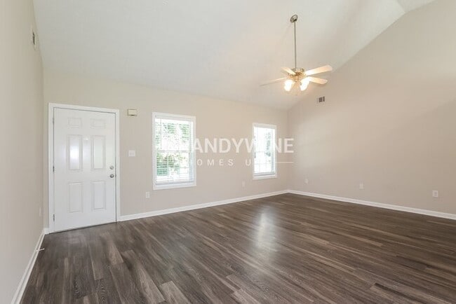 Foto del edificio - 430 Bridgeport Pl