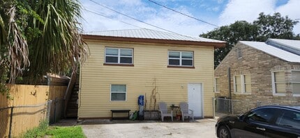 Building Photo - 719 Fern St