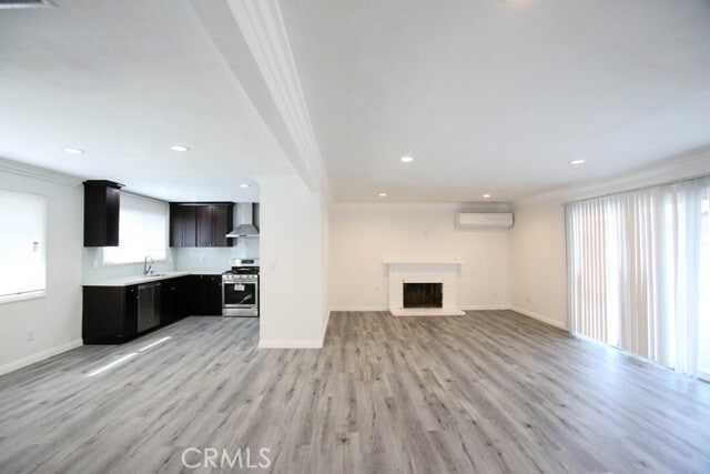 Foto del edificio - 15952 Standish Ln
