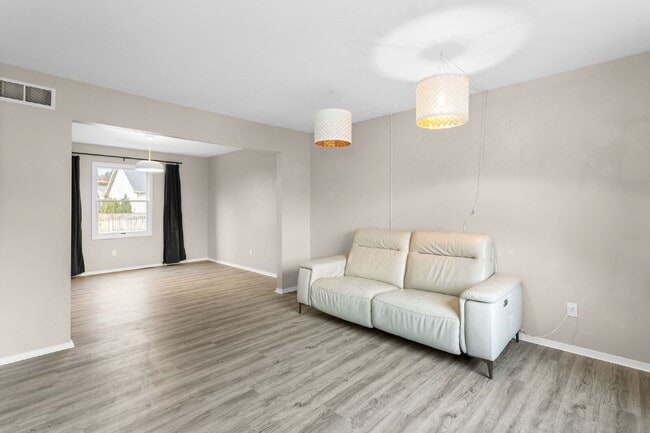 Foto del edificio - 5414 Trippel Dr