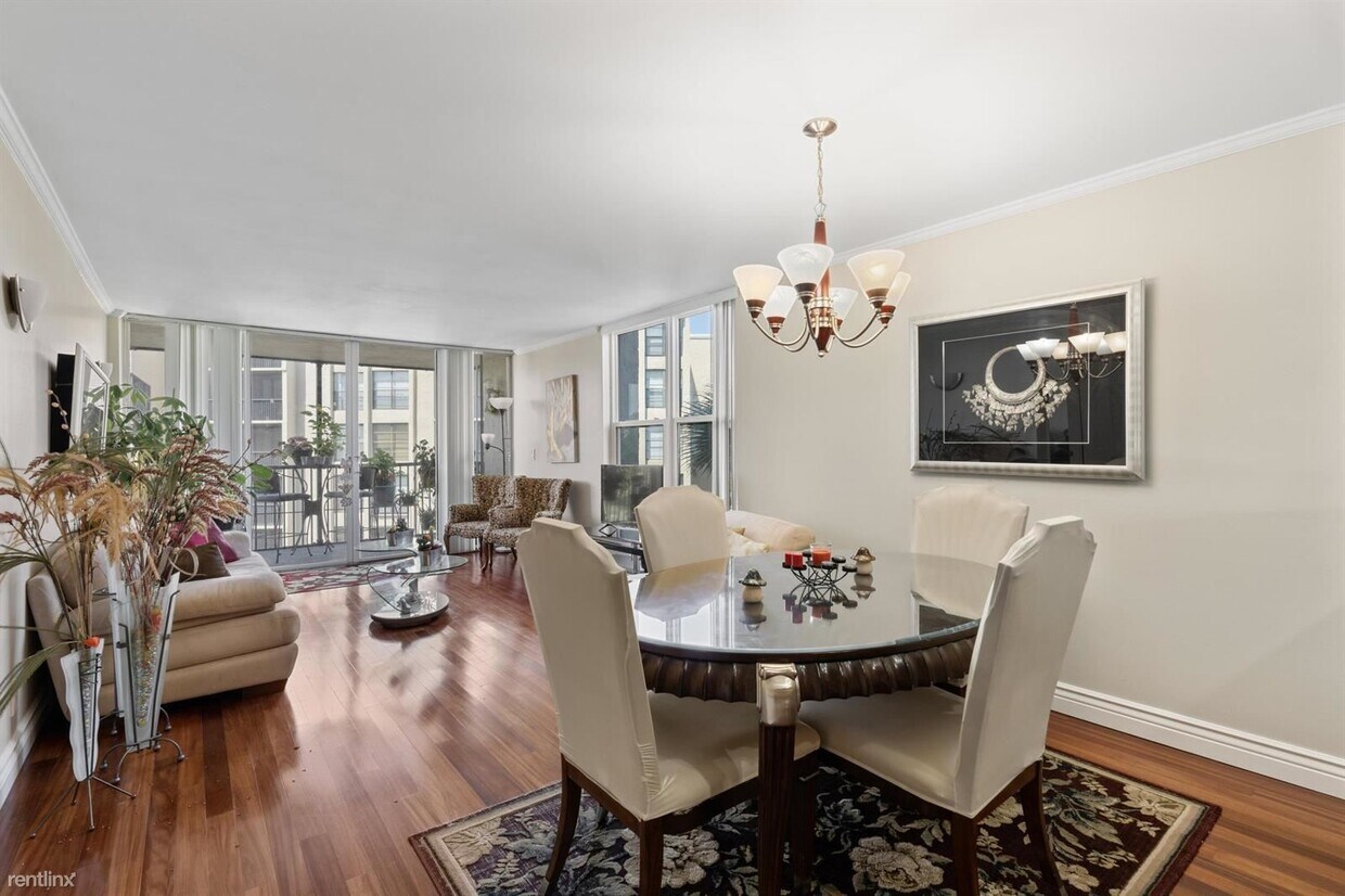 Foto principal - 2 br, 2 bath Condo - 21 Royal Palm Way Uni...