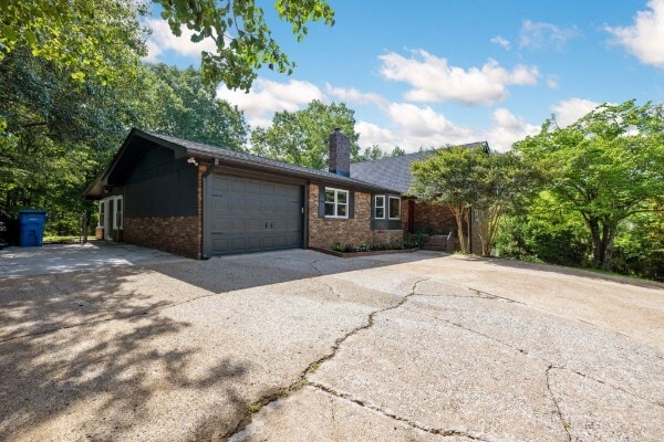 Exterior: Garage - 1220 Franklin Dr