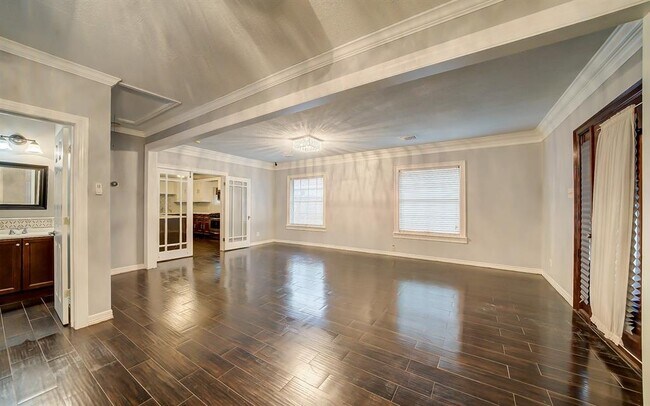 Building Photo - 3905 Billingsley St