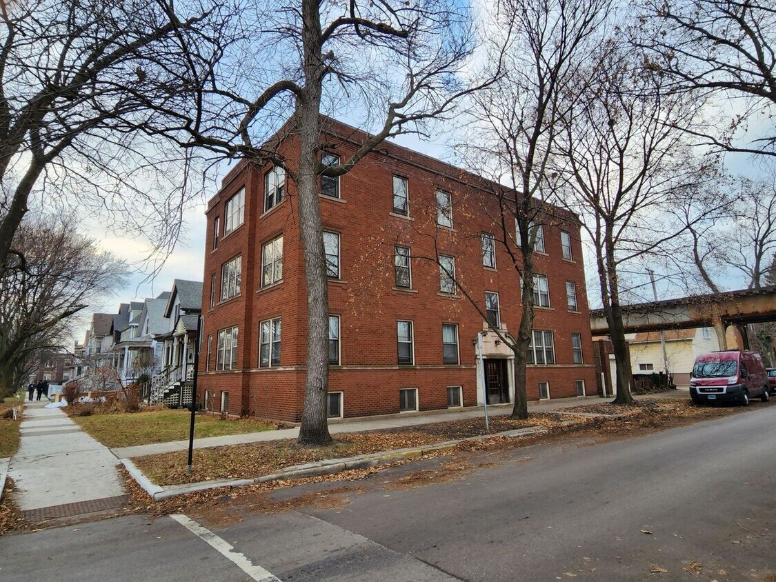 Primary Photo - 4636-38 N. Hamilton