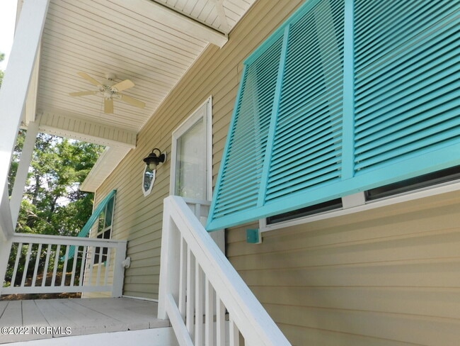 Building Photo - 328 Live Oak St