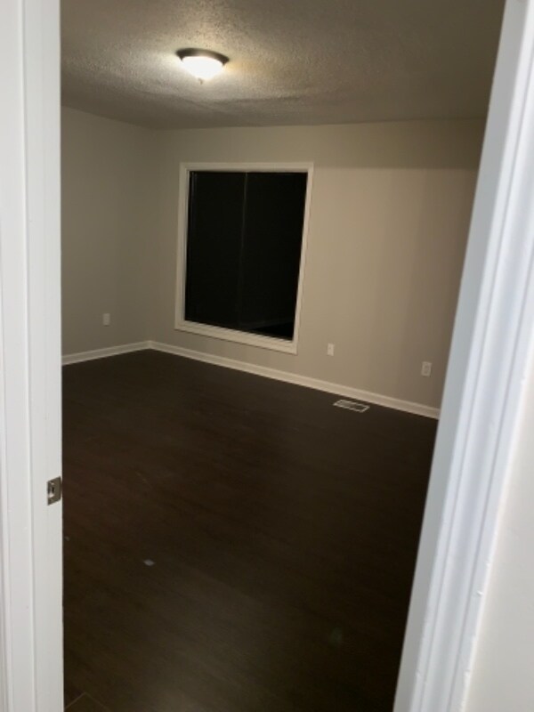 Building Photo - 50 Willowick Ct