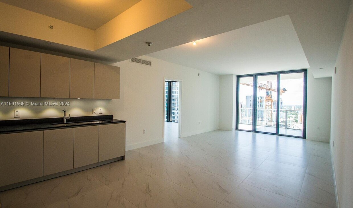 Primary Photo - 1010 Brickell Ave